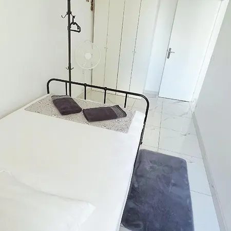 Appartamento Near Subway And Supermarket Parigi